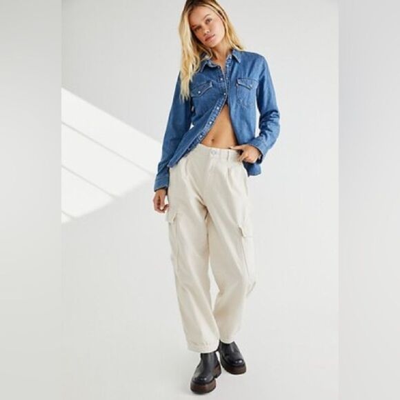 Free People Pants - Free People First Light Utility Cargo Pant ALMOND MILK cream wide leg size 12